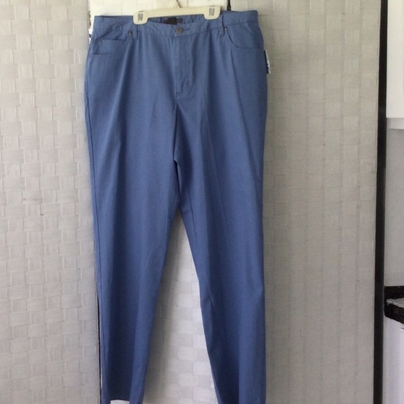 Woman’s Liz Claiborne Jeans size 16 zipper in front color blue with pockets #522 - Picture 1 of 6